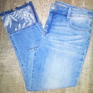 Chico's So Slimming Blue Floral Design with Tassels at Hem sz.4 Slim Leg GF Crop